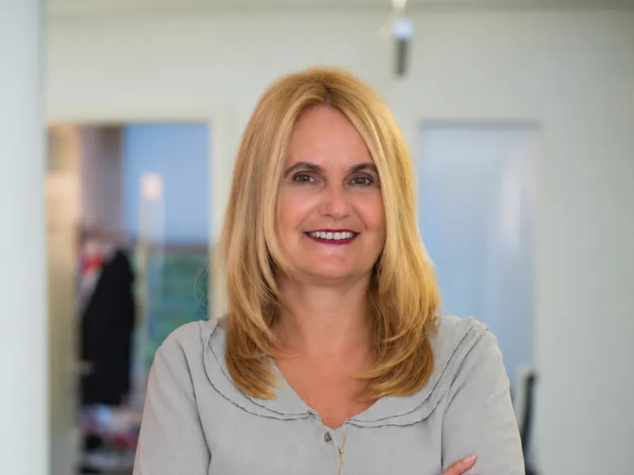 Dr. med. Bernadette Adamek