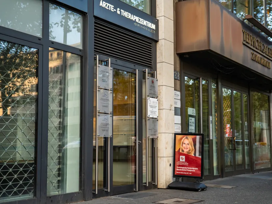 Eingang Heinrich-Heine-Allee 35